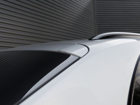 Used 2025 Porsche Macan 4S Electric image 30