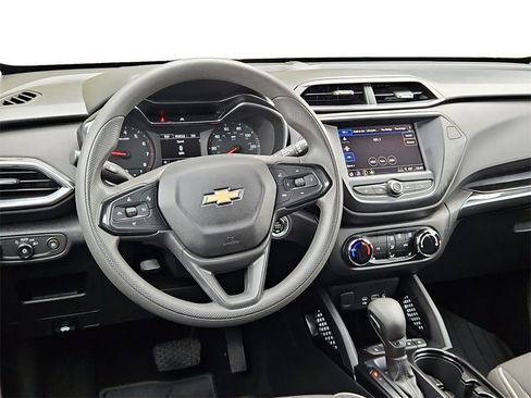 Used 2022 Chevrolet TrailBlazer LT w/ Confidence II Package image 17