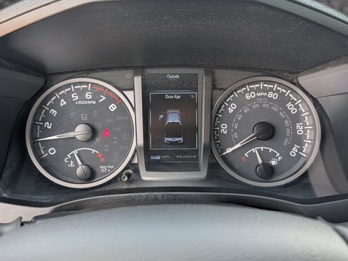 Used 2022 Toyota Tacoma TRD Pro AWD/4WD image 18
