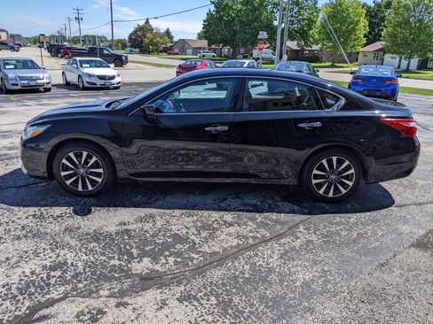 Used 2017 Nissan Altima 2.5 SV FWD image 6