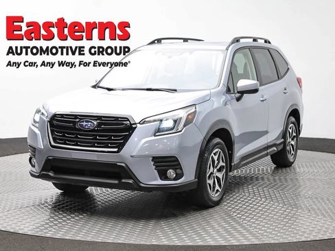 Used 2023 Subaru Forester Premium AWD/4WD image 1