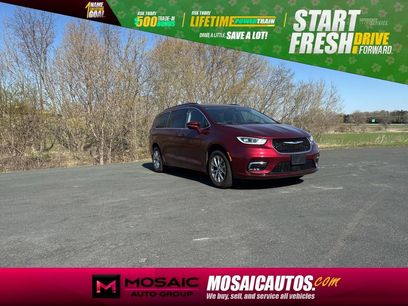 Used 2022 Chrysler Pacifica Touring-L