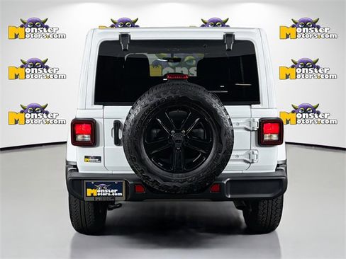 Used 2023 Jeep Wrangler Sahara image 6