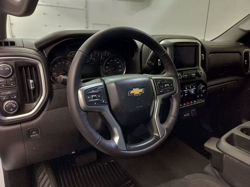 Used 2021 Chevrolet Silverado 1500 LT w/ Z71 Off-Road Package AWD/4WD image 4