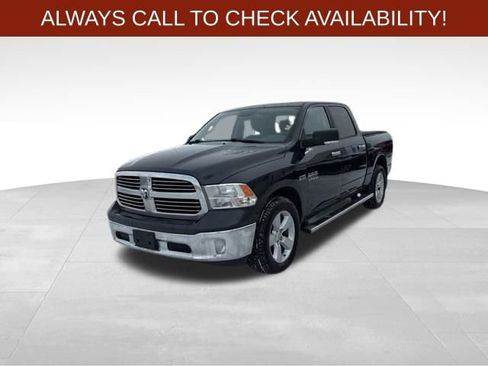 Used 2017 RAM 1500 Classic SLT w/ SLT Plus D￩cor Group image 3