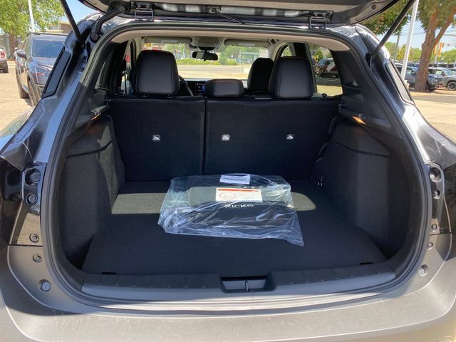 New 2026 Nissan Kicks SR w/ Cold Weather Package AWD/4WD image 23