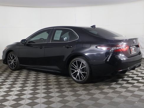 Used 2024 Toyota Camry SE image 8