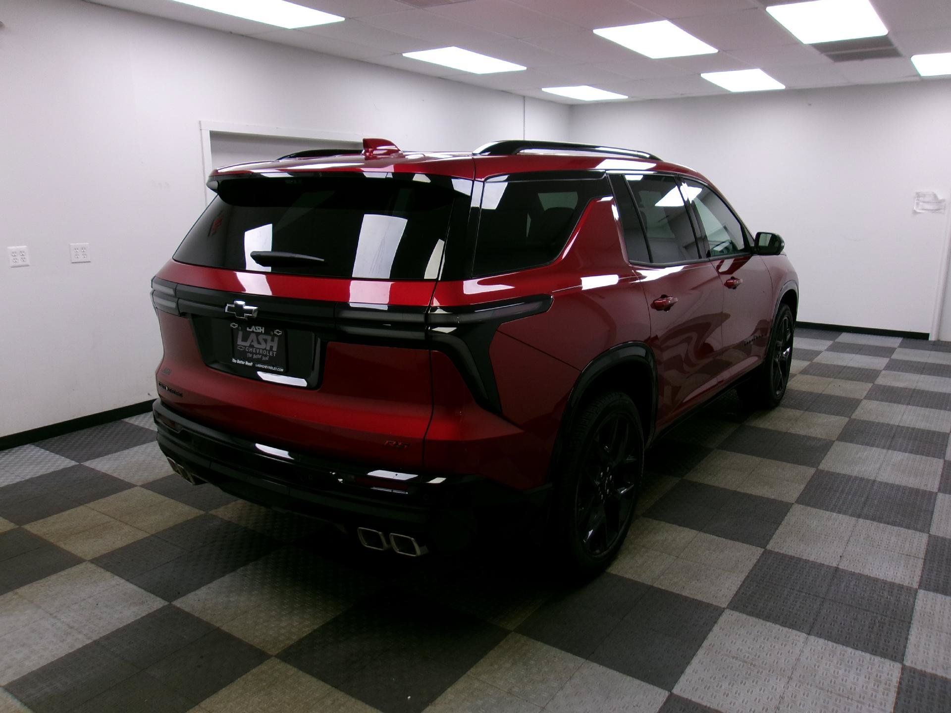 New 2026 Chevrolet Traverse RS w/ LPO, Floor Liner Package FWD image 14