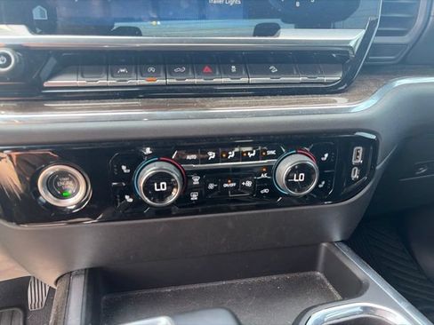 Used 2023 Chevrolet Silverado 1500 RST w/ Z71 Off-Road Package AWD/4WD image 19