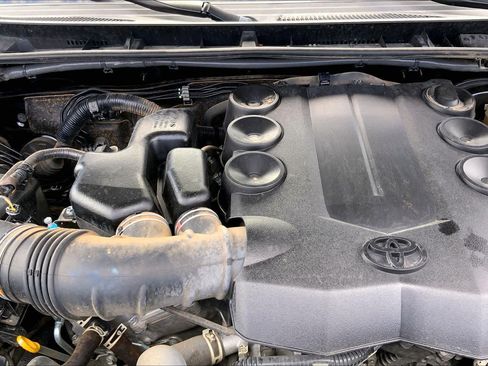 Used 2023 Toyota 4Runner SR5 RWD image 32