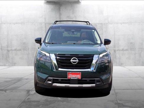 Used 2025 Nissan Pathfinder Platinum AWD/4WD image 4
