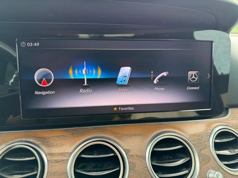 Used 2018 Mercedes-Benz E 300 image 19