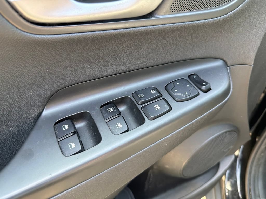Used 2019 Hyundai Kona Limited FWD image 10