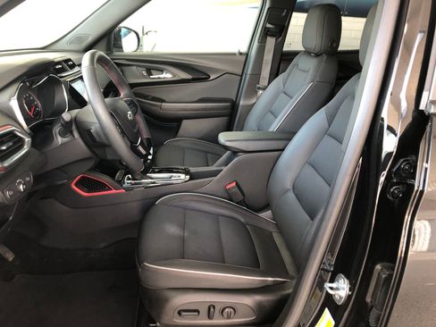 Used 2023 Chevrolet TrailBlazer RS w/ Technology Package FWD image 20