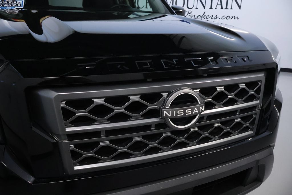 Used 2023 Nissan Frontier SV AWD/4WD image 7