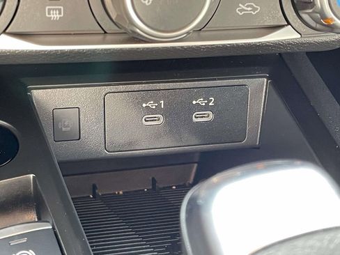 Used 2025 Nissan Kicks SV image 24