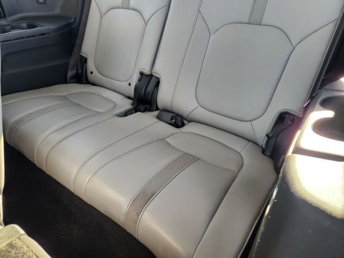 Certified 2024 Honda Pilot Touring image 31