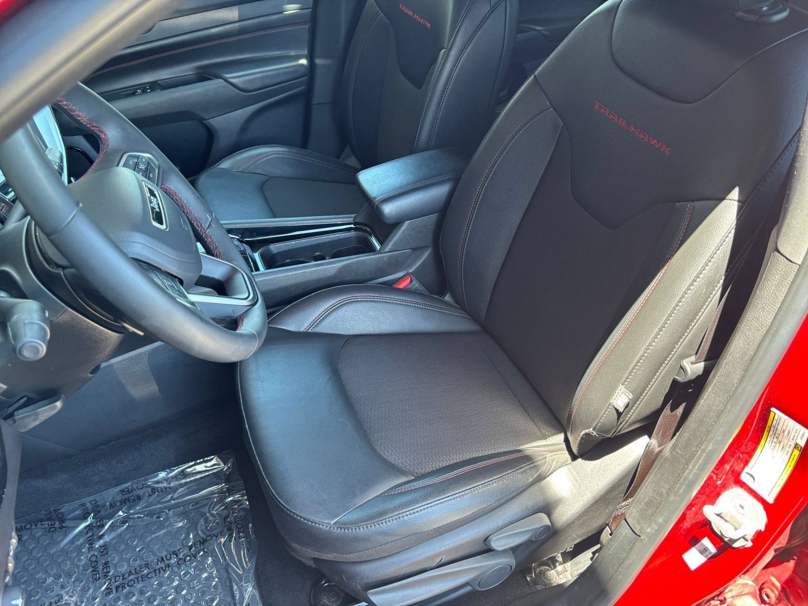 Used 2025 Jeep Compass Trailhawk AWD/4WD image 34