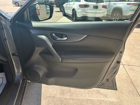 Used 2016 Nissan Rogue SV AWD/4WD image 16