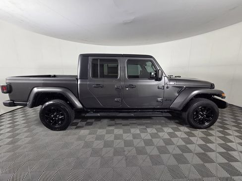 Used 2022 Jeep Gladiator Sport AWD/4WD image 4