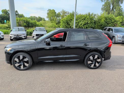 Used 2024 Volvo XC60 T8 Plus w/ Protection Package Premier AWD/4WD image 6