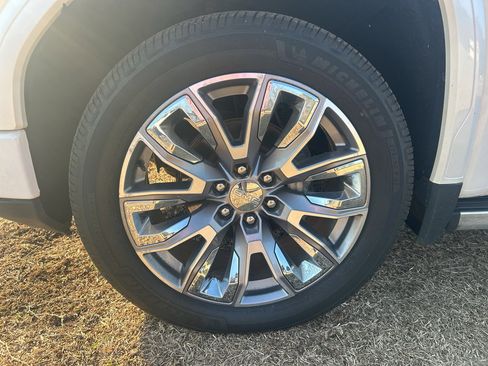 Used 2022 GMC Sierra 1500 Denali w/ Denali Reserve Package image 39