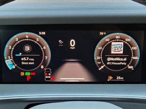 New 2026 Volkswagen Tiguan SE R-Line FWD image 11