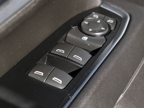 Used 2025 Chevrolet Silverado 2500 LT w/ Convenience Package image 15