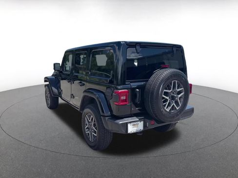 Used 2025 Jeep Wrangler Unlimited Sahara AWD/4WD image 8