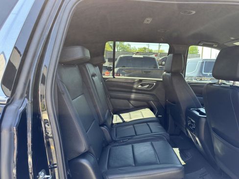 Used 2023 Chevrolet Suburban LT RWD image 34