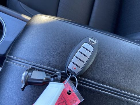 Used 2024 Nissan Altima 2.5 SV image 39