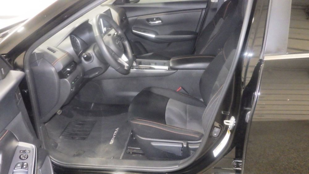 Used 2023 Nissan Sentra SR w/ Midnight Edition Package FWD image 8