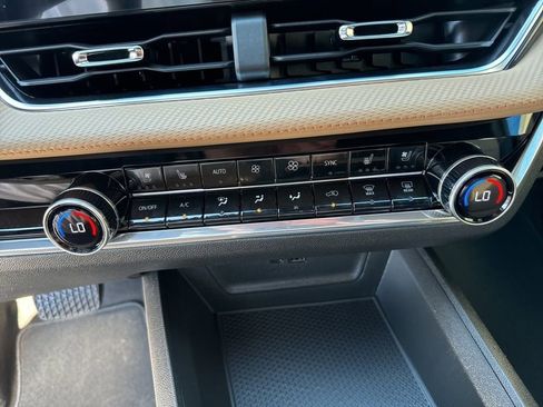 New 2026 Chevrolet Equinox ACTIV w/ Convenience Package III image 14