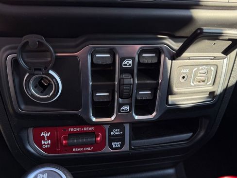 Certified 2023 Jeep Wrangler Unlimited Rubicon image 25