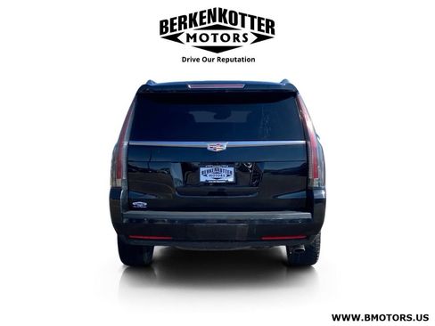 Used 2019 Cadillac Escalade Premium Luxury AWD/4WD image 6