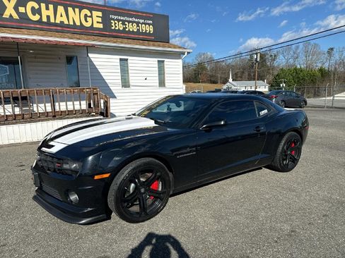 Used 2011 Chevrolet Camaro SS w/ RS Package image 2