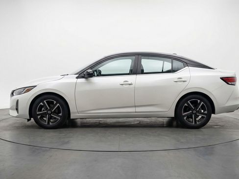 Used 2025 Nissan Sentra SV FWD image 5