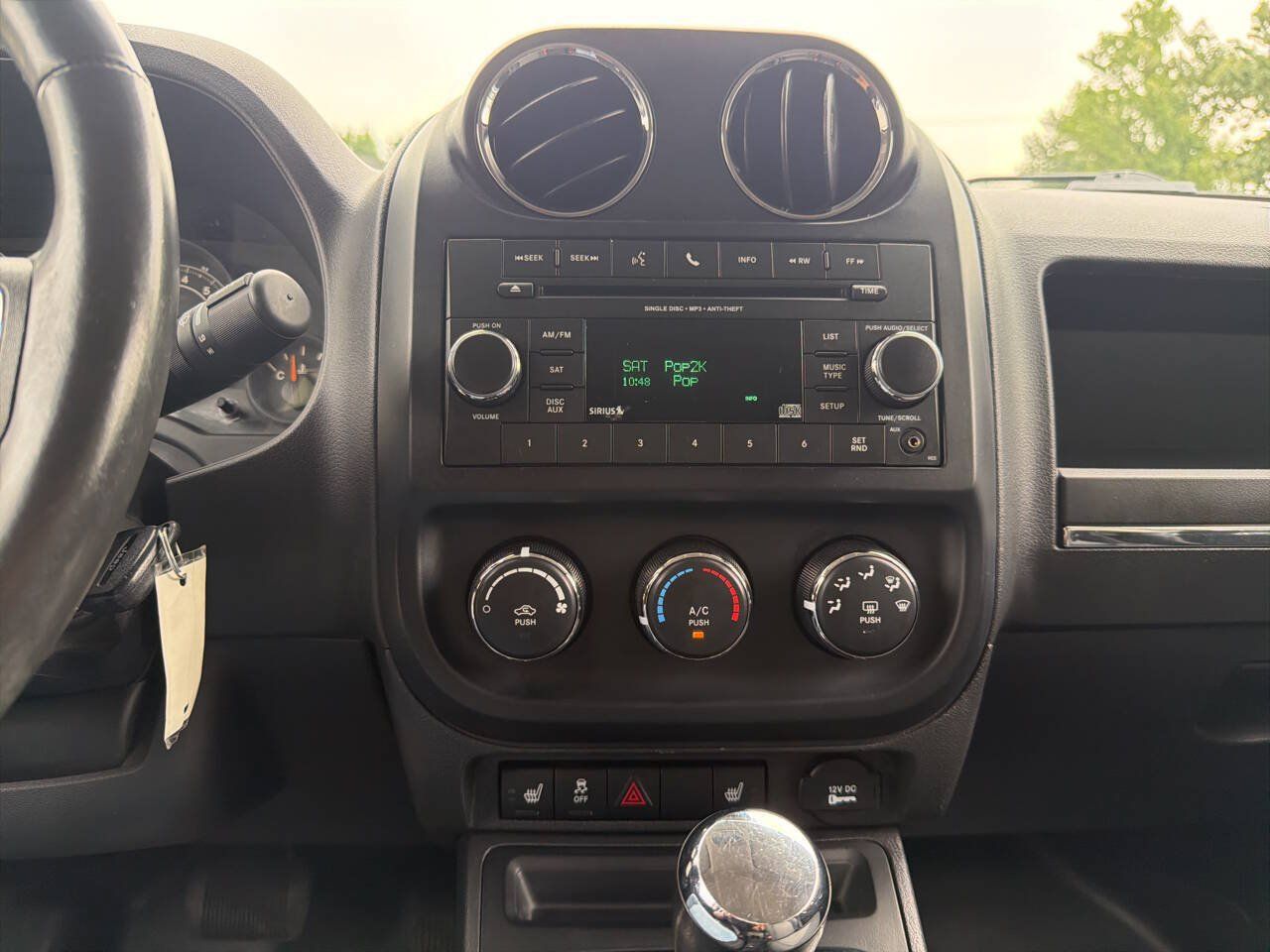 Used 2014 Jeep Patriot Latitude AWD/4WD image 12
