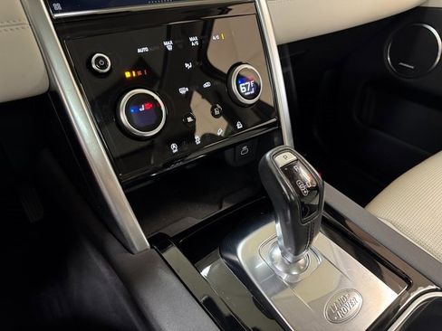 Used 2022 Land Rover Discovery Sport SE image 20