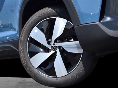 New 2025 Volkswagen Taos S