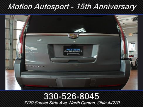Used 2020 Cadillac Escalade Luxury AWD/4WD image 6