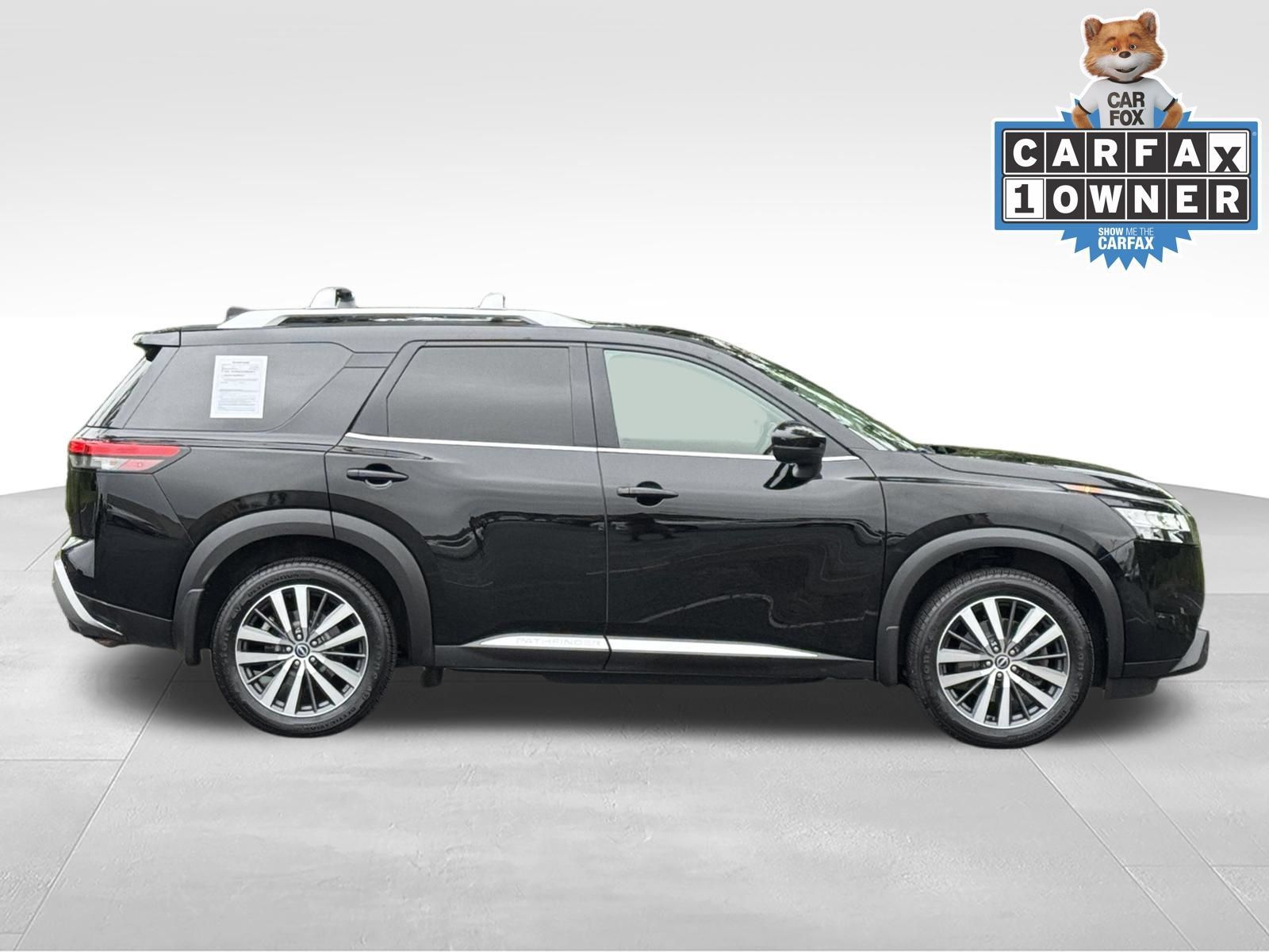 Used 2022 Nissan Pathfinder Platinum w/ Cargo Package AWD/4WD image 3