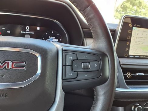 Used 2022 GMC Yukon SLT w/ SLT Luxury Package AWD/4WD image 17