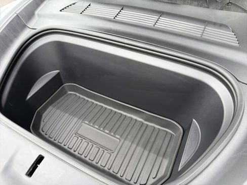 Used 2023 Tesla Model Y Long Range image 27