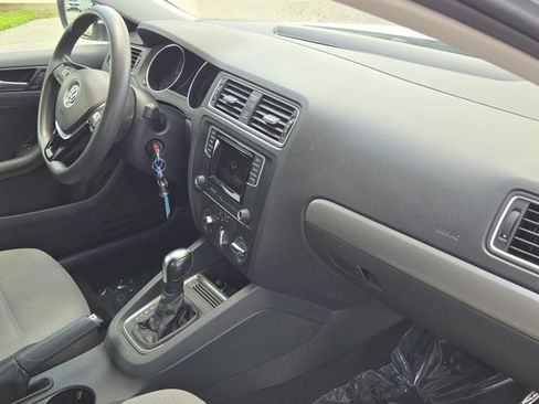 Used 2017 Volkswagen Jetta S FWD image 20