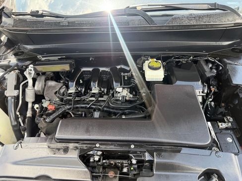 Used 2019 Nissan Pathfinder S AWD/4WD image 6
