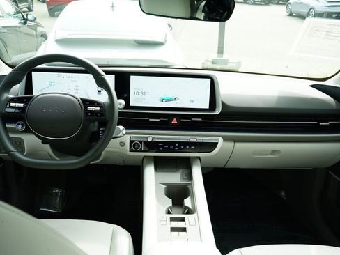 Used 2025 Hyundai Ioniq 6 SEL RWD image 12