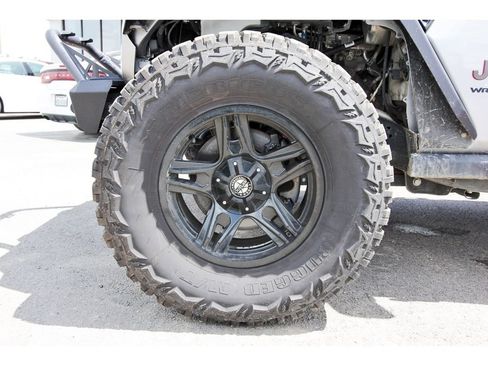 Used 2019 Jeep Wrangler Unlimited Rubicon AWD/4WD image 32
