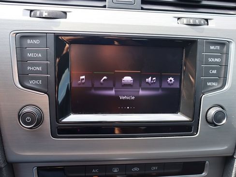 Used 2015 Volkswagen Golf TDI S FWD image 22