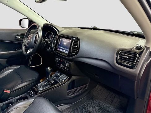 Used 2018 Jeep Compass Limited image 27
